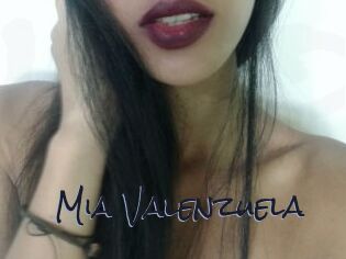 Mia_Valenzuela